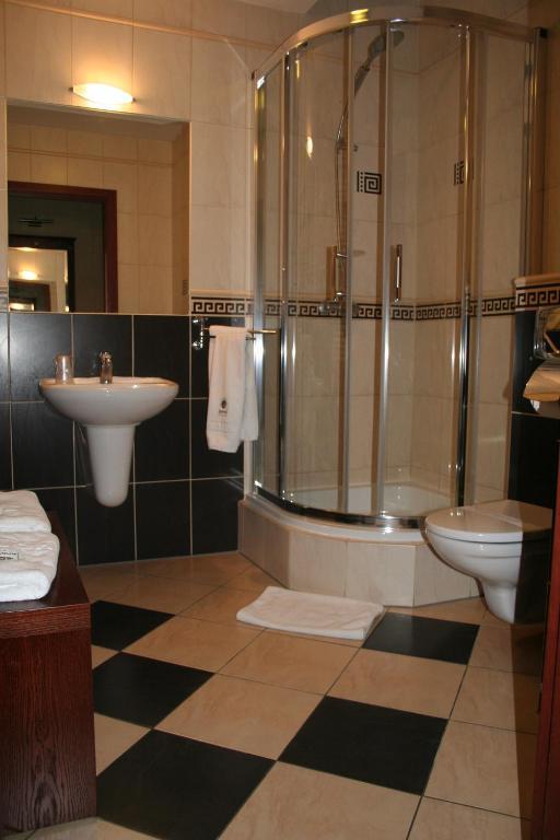 ياروتْشين Hotel Kasyno الغرفة الصورة
