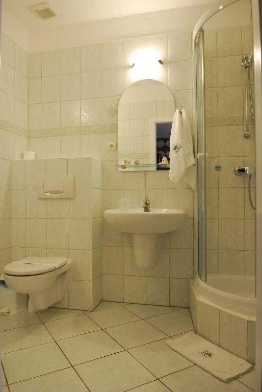 ياروتْشين Hotel Kasyno الغرفة الصورة
